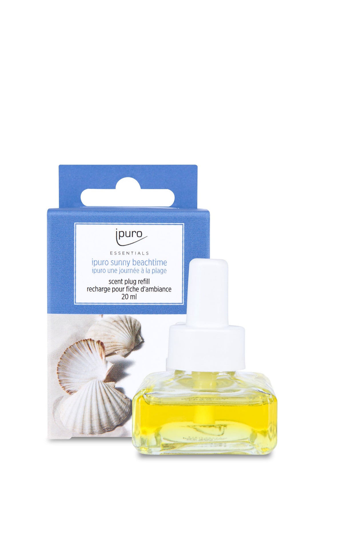 Der ipuro ESSENTIALS sunny beachtime Scent Plug Refill (20ml), mit gelber Flüssigkeit, wird vor seiner blau-weißen Muschelschachtel gezeigt und liefert ein frisches Grapefruit- und weißes Moschusaroma für eine echte Strandatmosphäre.